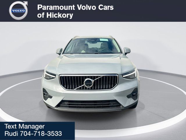 2025 Volvo XC40 Plus Bright Theme