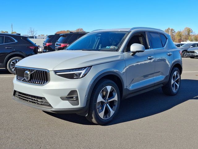 2025 Volvo XC40 Plus Bright Theme