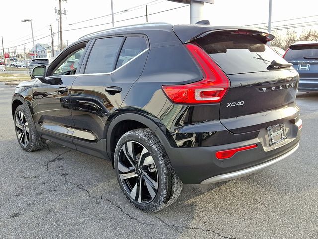 2025 Volvo XC40 Plus Bright Theme