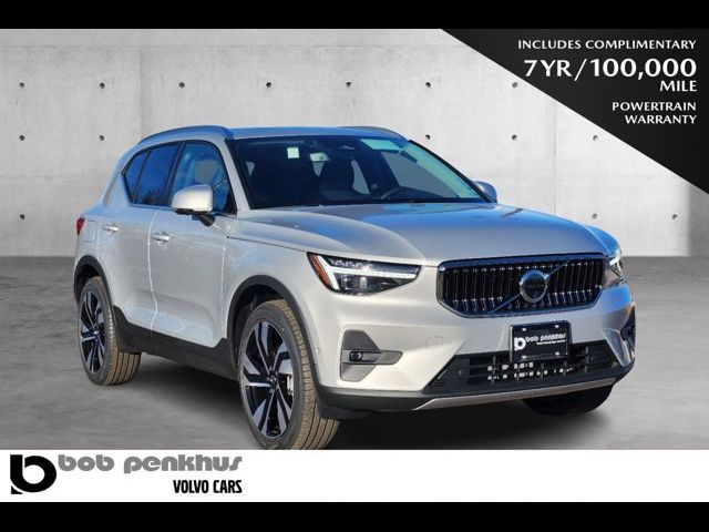 2025 Volvo XC40 Plus Bright Theme