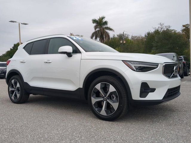 2025 Volvo XC40 Plus Bright Theme