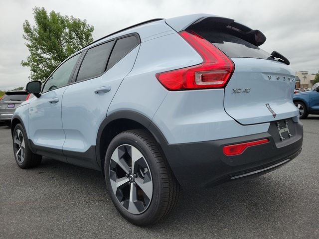 2025 Volvo XC40 Plus Dark Theme