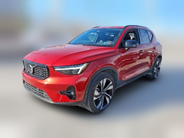 2025 Volvo XC40 Plus Dark Theme