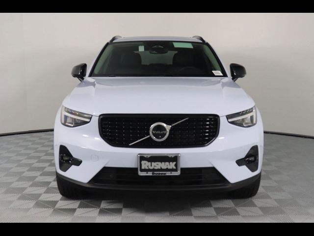 2025 Volvo XC40 Plus Dark Theme