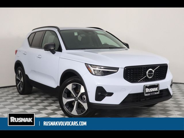 2025 Volvo XC40 Plus Dark Theme