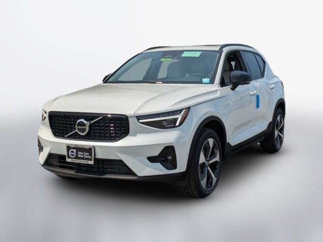 2025 Volvo XC40 Plus Dark Theme