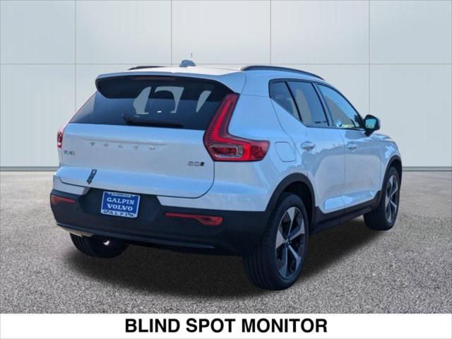 2025 Volvo XC40 Plus Dark Theme