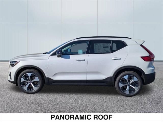 2025 Volvo XC40 Plus Dark Theme