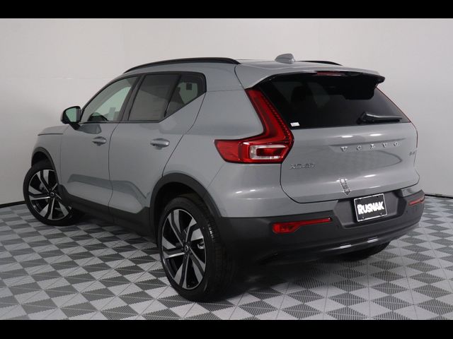 2025 Volvo XC40 Plus Dark Theme