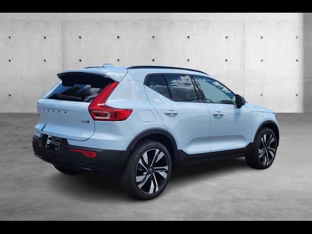 2025 Volvo XC40 Plus Dark Theme