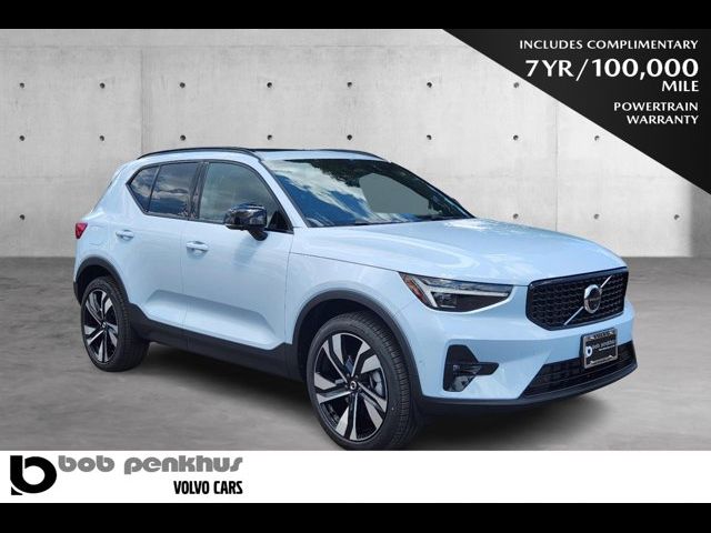 2025 Volvo XC40 Plus Dark Theme