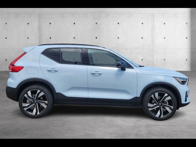 2025 Volvo XC40 Plus Dark Theme