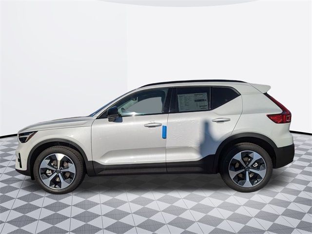 2025 Volvo XC40 Plus Dark Theme