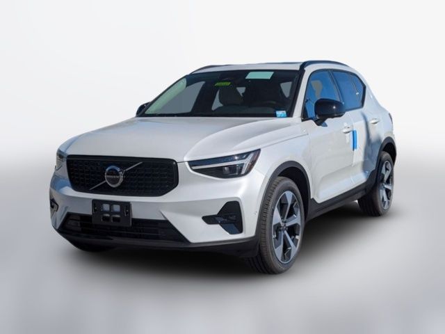 2025 Volvo XC40 Plus Dark Theme