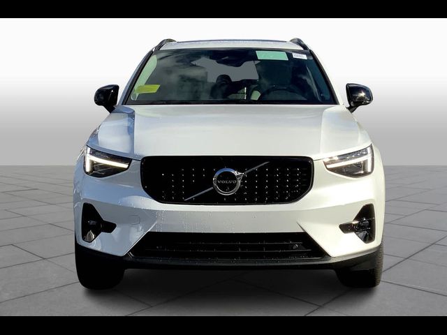 2025 Volvo XC40 Plus Dark Theme