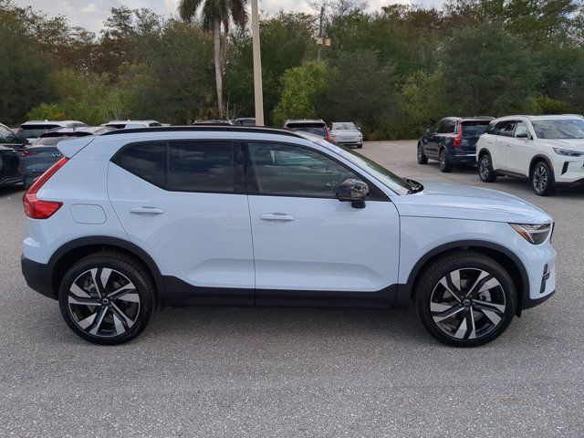 2025 Volvo XC40 Plus Dark Theme