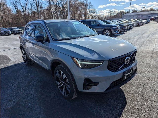 2025 Volvo XC40 Plus Dark Theme