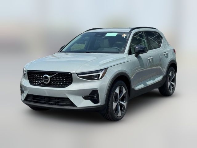 2025 Volvo XC40 Plus Dark Theme