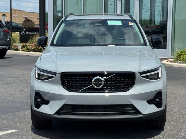 2025 Volvo XC40 Plus Dark Theme