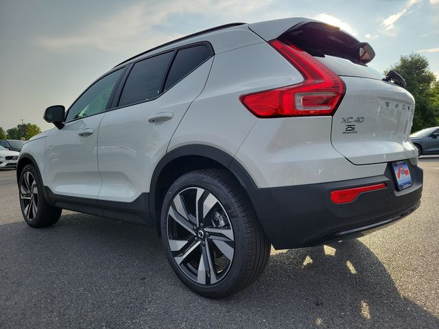 2025 Volvo XC40 Plus Dark Theme