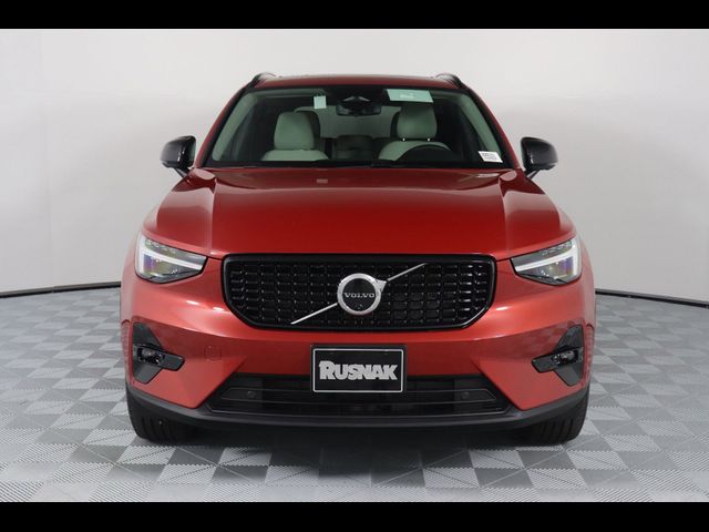 2025 Volvo XC40 Plus Dark Theme