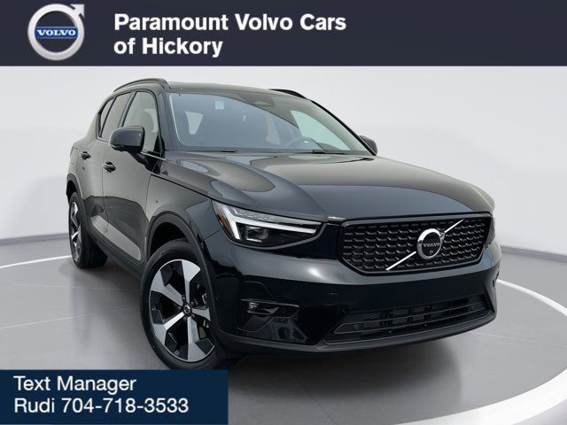 2025 Volvo XC40 Plus Dark Theme