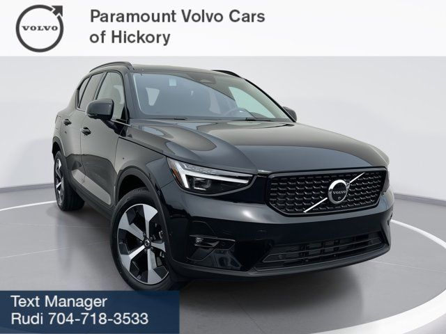 2025 Volvo XC40 Plus Dark Theme