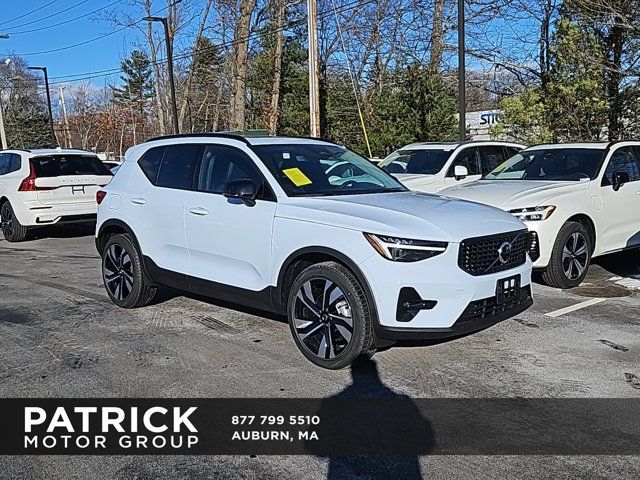 2025 Volvo XC40 Plus Dark Theme