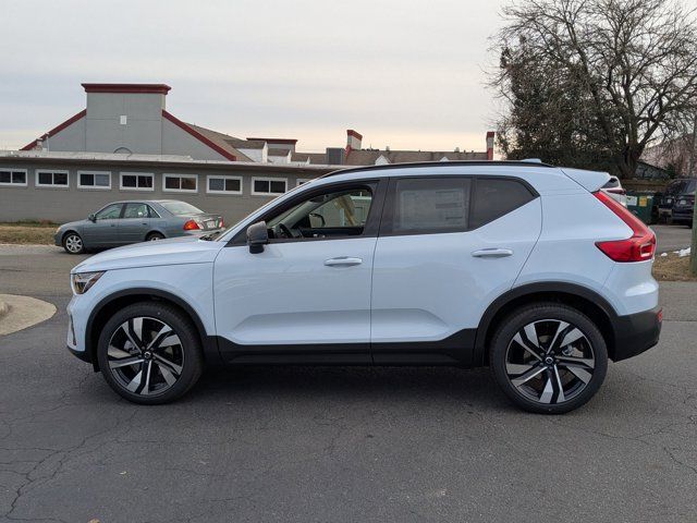 2025 Volvo XC40 Plus Dark Theme