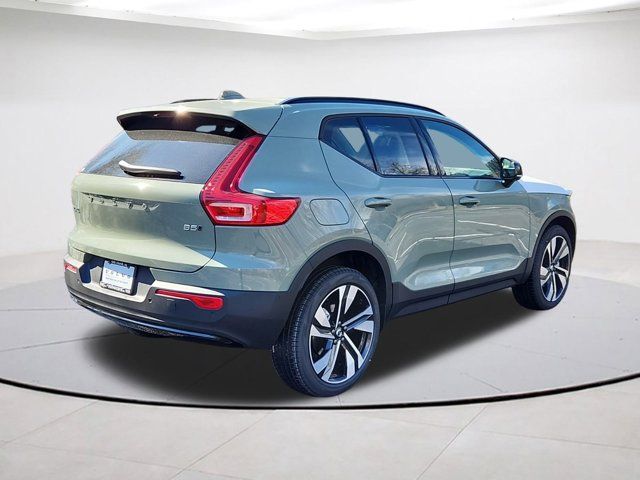 2025 Volvo XC40 Plus Dark Theme