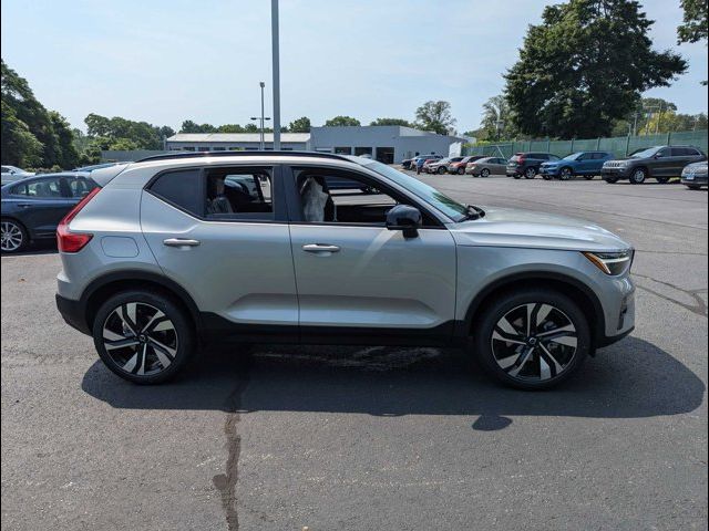 2025 Volvo XC40 Plus Dark Theme