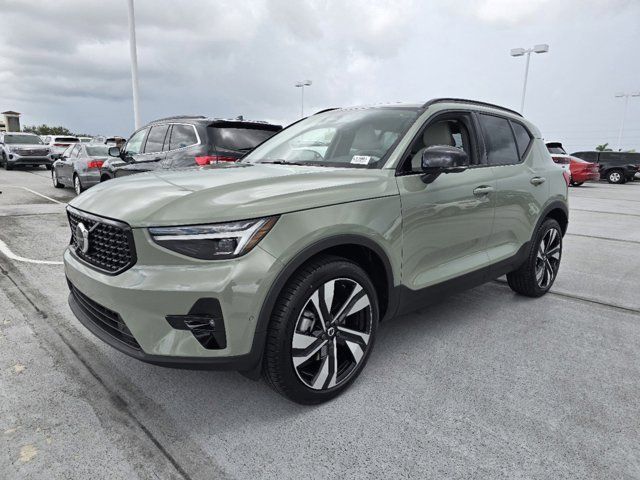 2025 Volvo XC40 Plus Dark Theme