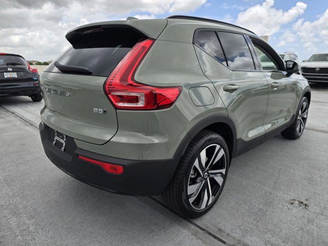 2025 Volvo XC40 Plus Dark Theme