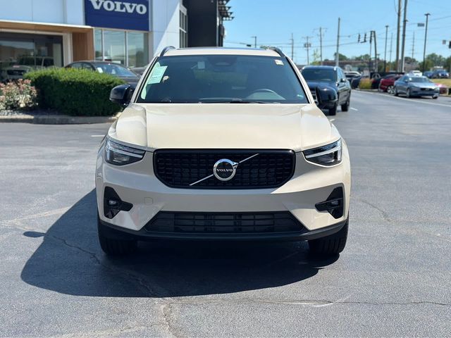 2025 Volvo XC40 Plus Dark Theme