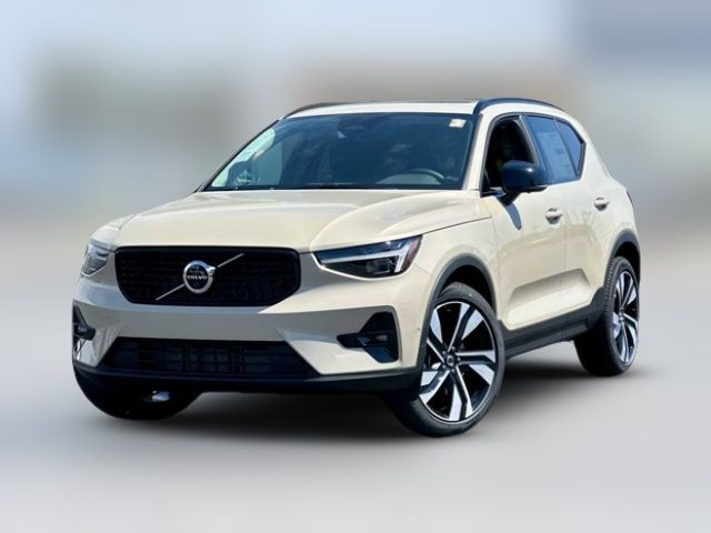 2025 Volvo XC40 Plus Dark Theme