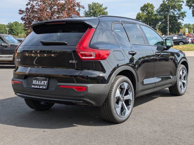 2025 Volvo XC40 Plus Dark Theme