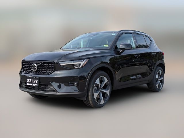 2025 Volvo XC40 Plus Dark Theme