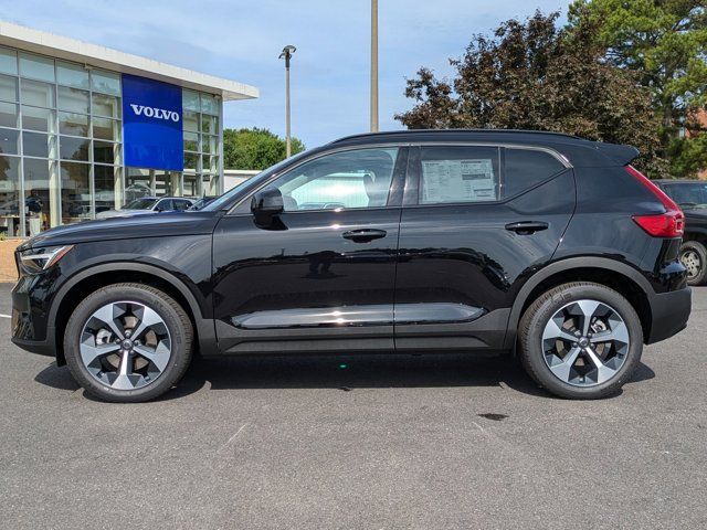 2025 Volvo XC40 Plus Dark Theme