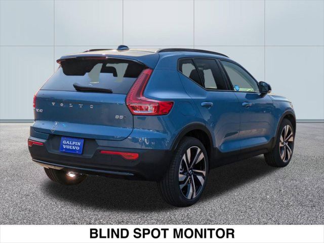 2025 Volvo XC40 Plus Dark Theme