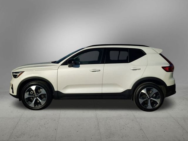 2025 Volvo XC40 Plus Dark Theme