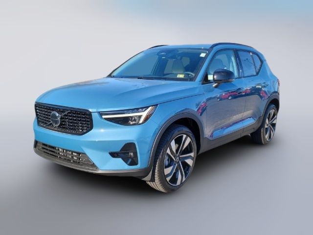 2025 Volvo XC40 Plus Dark Theme