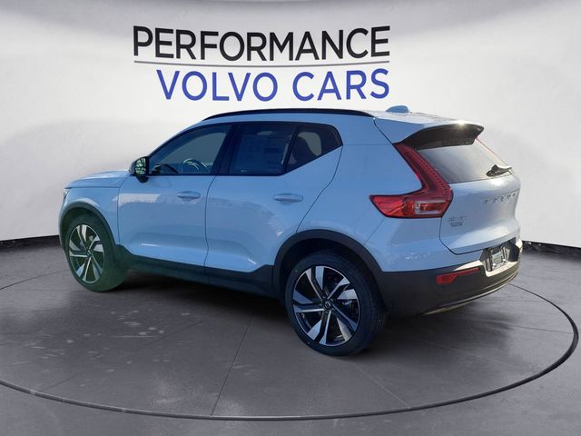 2025 Volvo XC40 Plus Dark Theme