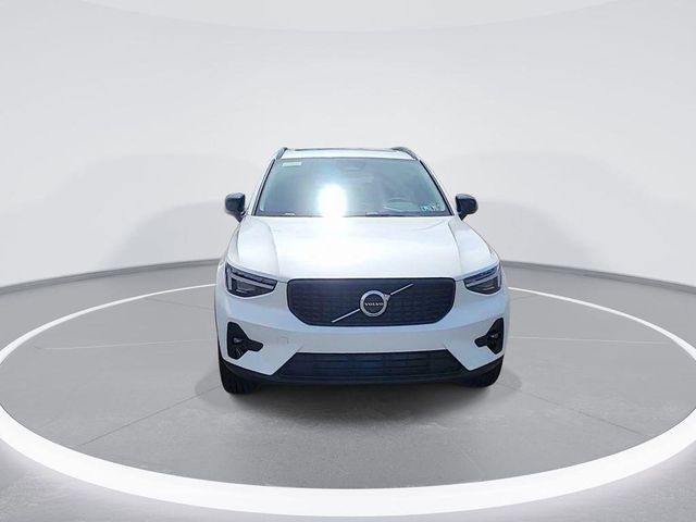 2025 Volvo XC40 Plus Dark Theme