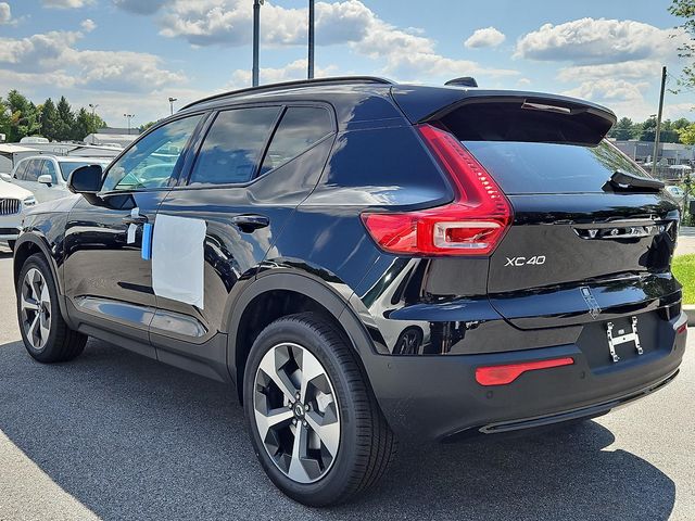 2025 Volvo XC40 Plus Dark Theme