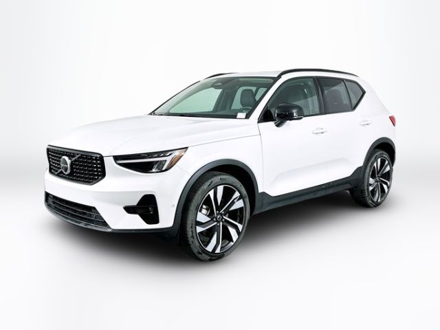2025 Volvo XC40 Plus Dark Theme