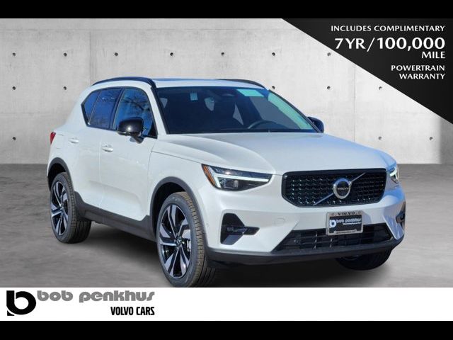 2025 Volvo XC40 Plus Dark Theme