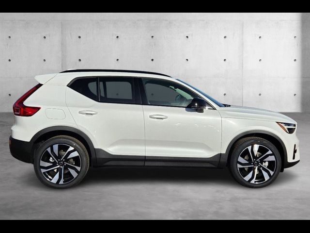 2025 Volvo XC40 Plus Dark Theme