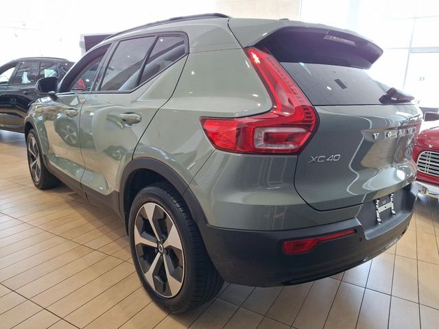 2025 Volvo XC40 Plus Dark Theme