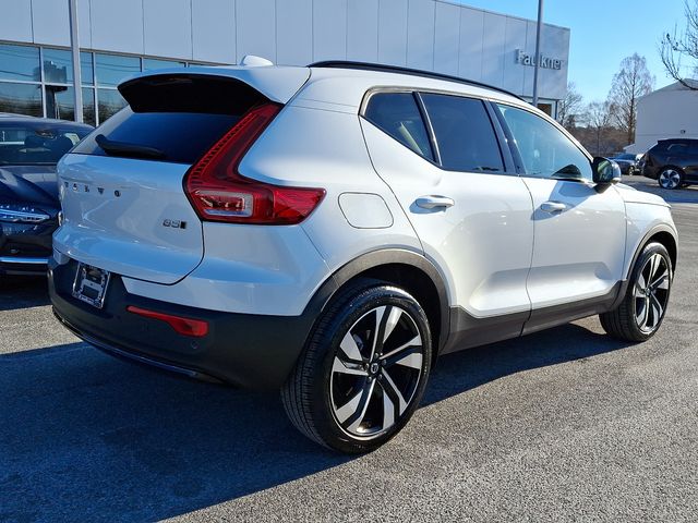 2025 Volvo XC40 Plus Dark Theme