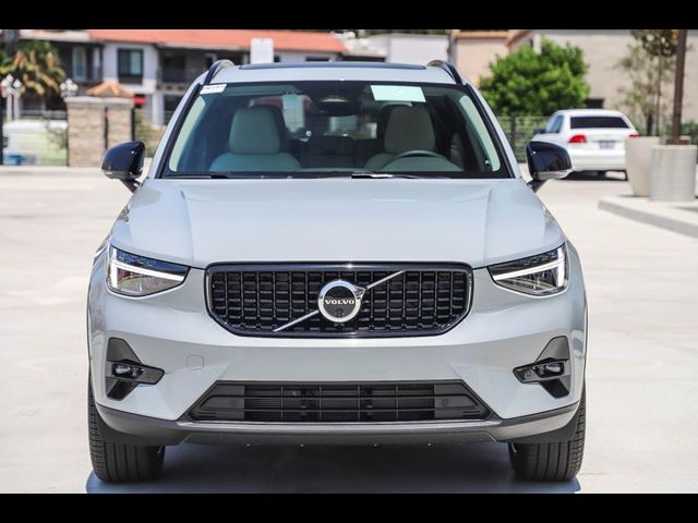 2025 Volvo XC40 Plus Dark Theme